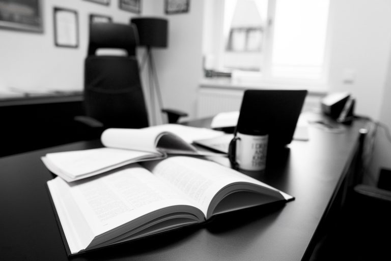 AI Marketing: A Strategic Growth Engine for Law Firms