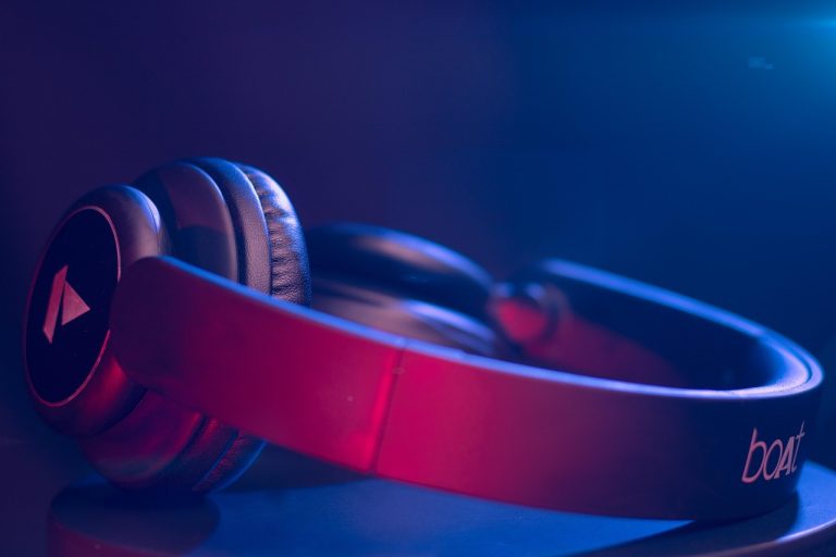 Mastering AI Advertising Optimization: The Role of AI Voice Over in Modern Campaigns